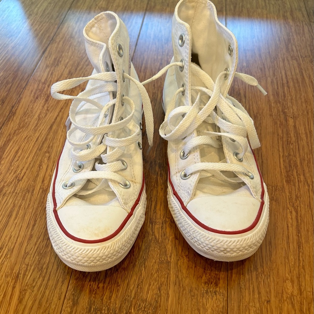 Women’s Chuck Taylor All Star High Tope in white